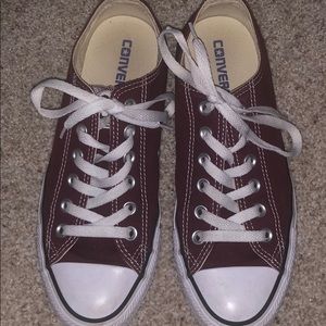 Clean & New Low top Maroon Converse Chuck Taylor